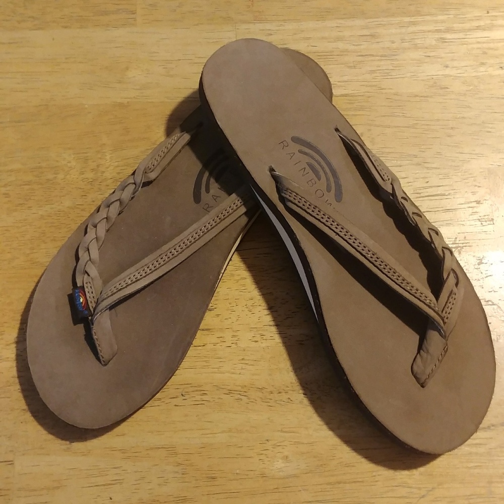 NWOT Rainbow Flirty Braidy Leather Flip Flop